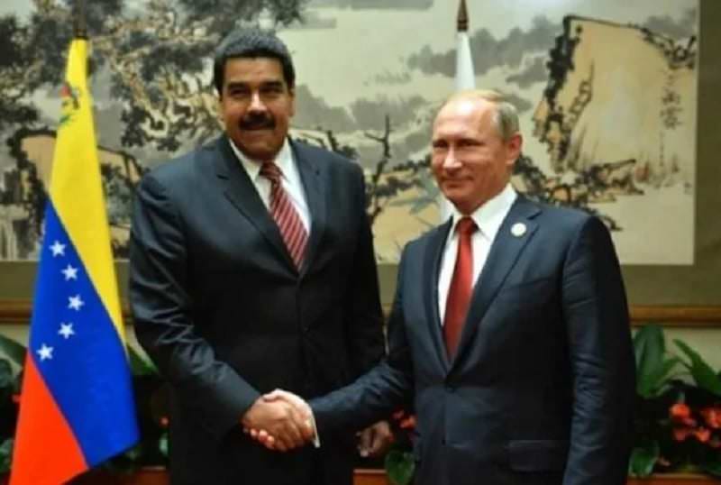 Em meio à guerra na Ucrânia, Putin e Maduro conversam sobre parceria