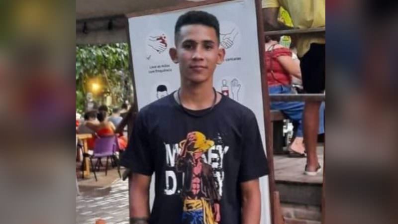 Avó de indígena morto em assalto a ônibus pede indenização de R$ 1 mi de empresa em Manaus