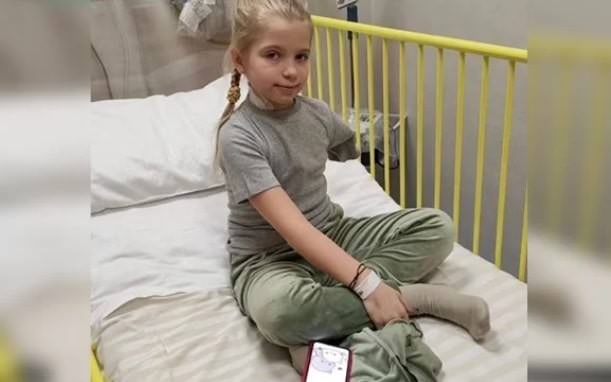 Tristeza: menina de 9 anos tem braço amputado após ataque russo a carro da família