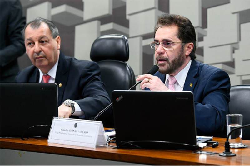Senadores do AM alertam para criação de monopólio caso refinaria de Manaus seja vendida