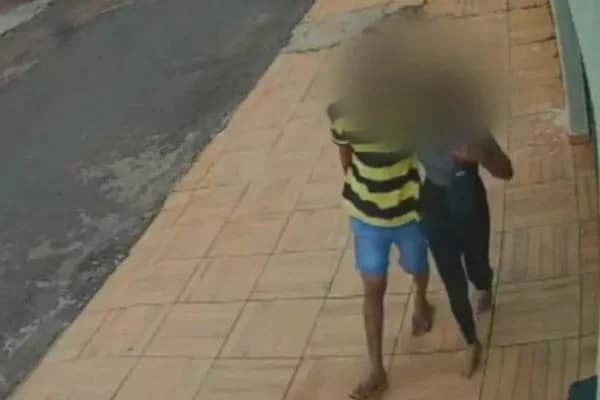 Jovem paga R$ 1 mil ao amigo para levar um tiro, em tentativa de voltar com a ex-namorada