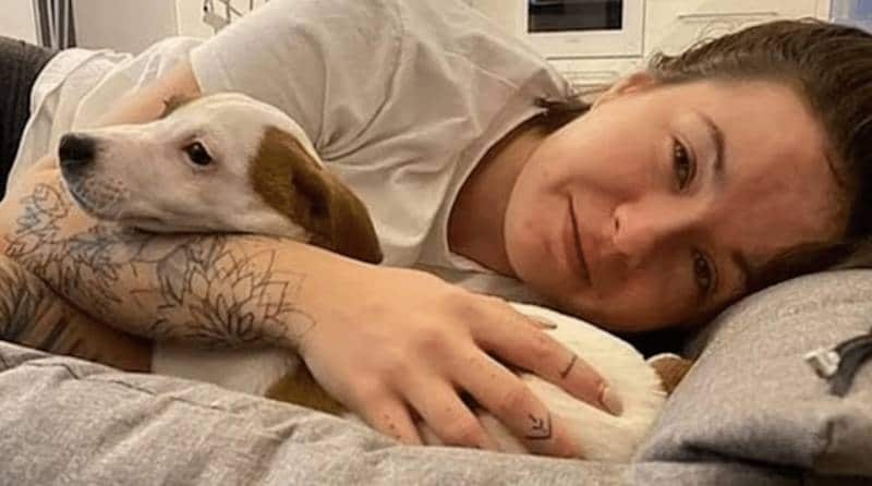 Voluntária ucraniana é morta após entregar ração em abrigo para cães
