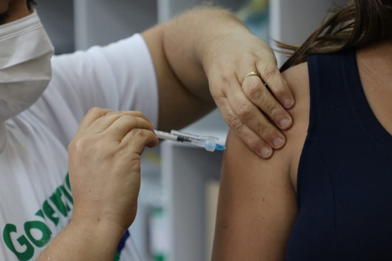 Amazonas já aplicou 6.841.829 doses de vacina contra Covid-19 até este domingo (17/04)