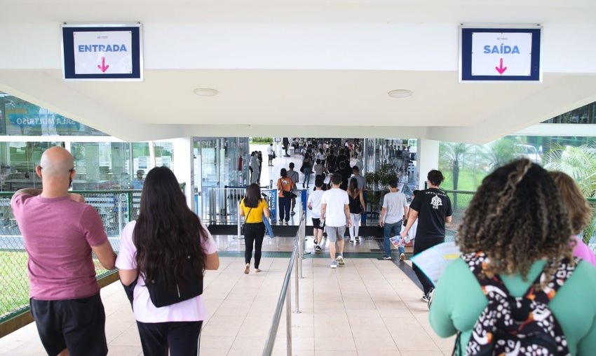 Candidatos têm até esta sexta-feira para pedir isenção de taxa de Enem