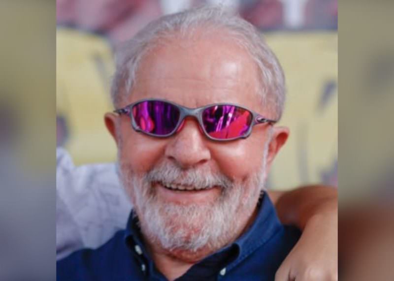 Lula tenta 'dar uma rejuvenescida' e aparece nas redes sociais de Juliet