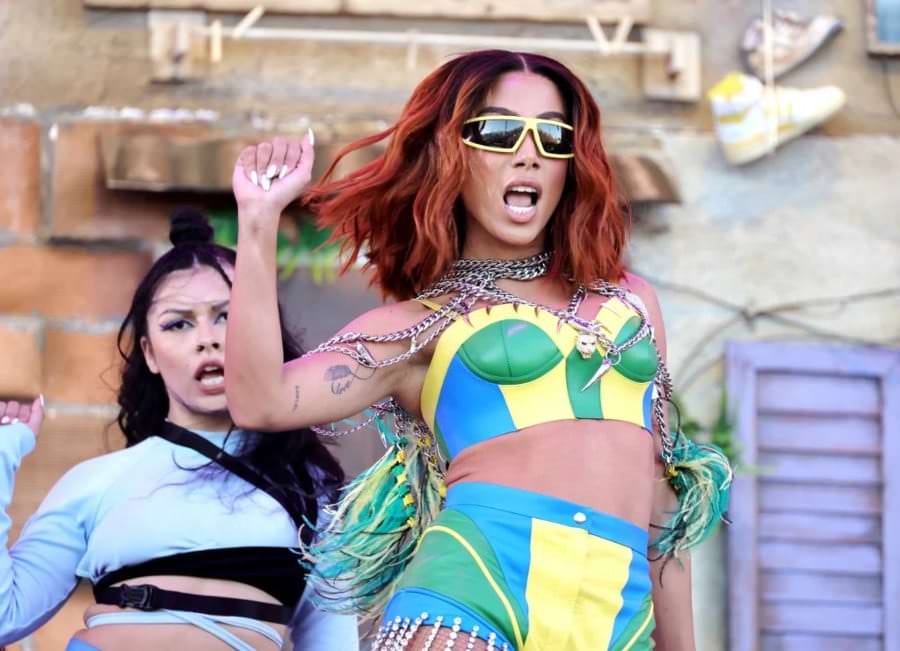 Festival Coachella: Anitta enlouquece fãs e Ludmilla reage: 'Viva o funk!'