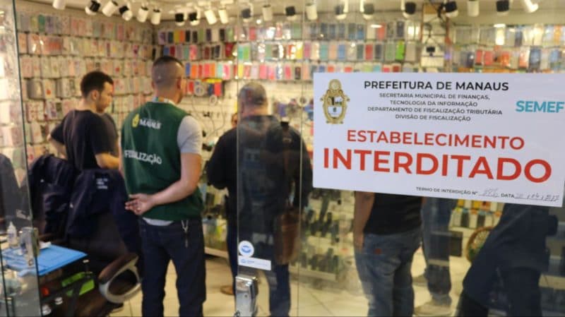 Lojas de Celulares no Centro de Manaus são interditadas por irregularidades
