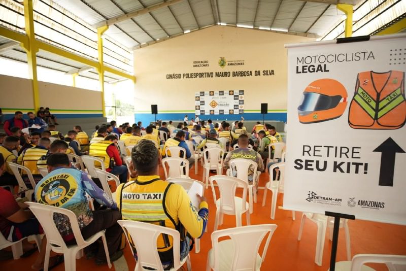 Governo do Estado entrega 150 kits de segurança para mototaxistas em Rio Preto da Eva