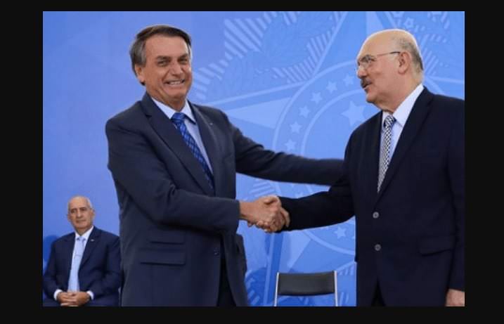 ‘Ele que responda pelos atos dele’, diz Bolsonaro após prisão de ex-ministro
