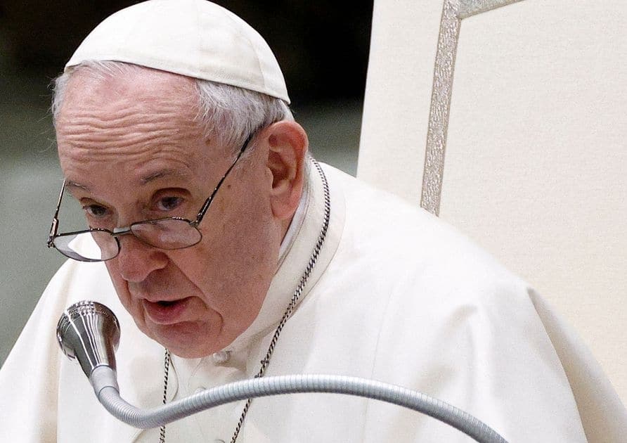 Papa pede auditorias anuais em igrejas para proteger crianças de abuso