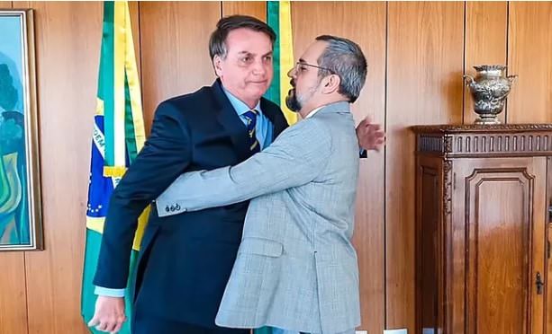 Weintraub diz que foi ameaçado por Bolsonaro e que chamaram seu pai de 'maconheiro' e a mãe de 'prostituta'