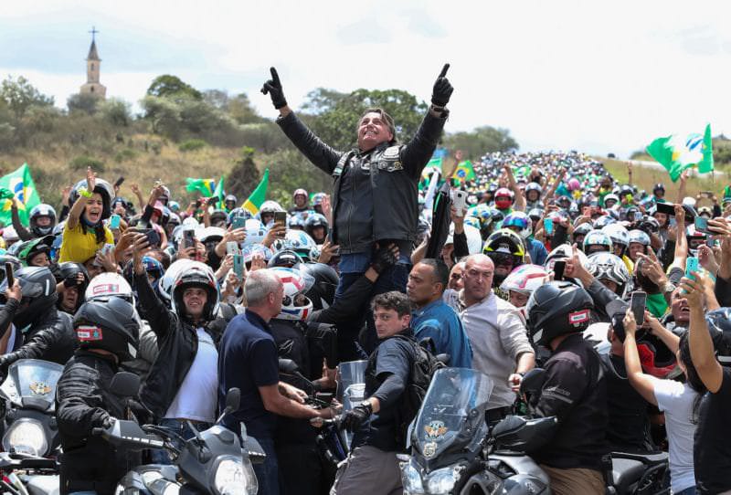 PT alega ao TSE que Bolsonaro fez campanha antecipada em motociata