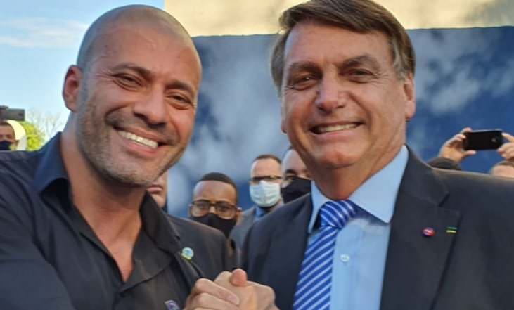 Bolsonaro rebate decisão do STF e concede indulto que perdoa condenação de Daniel Silveira