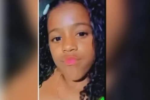 Menina de 11 anos tem perna amputada após ser atropelada por carro alegórico no Rio