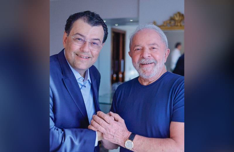 Ao lado de Braga, Lula diz que vem ao AM 'conversar com empresário, indígenas e classe média'