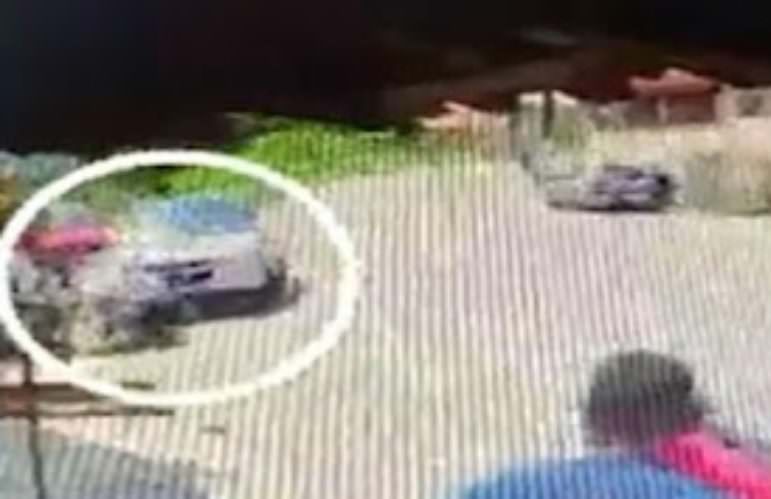 Vídeo: esposa enfurecida acelera veículo, atropela o marido, a amante e se vinga da traição