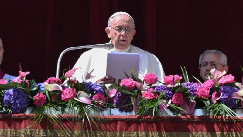 Papa pede paz na Ucrânia em bênção de Páscoa e recorda conflitos
