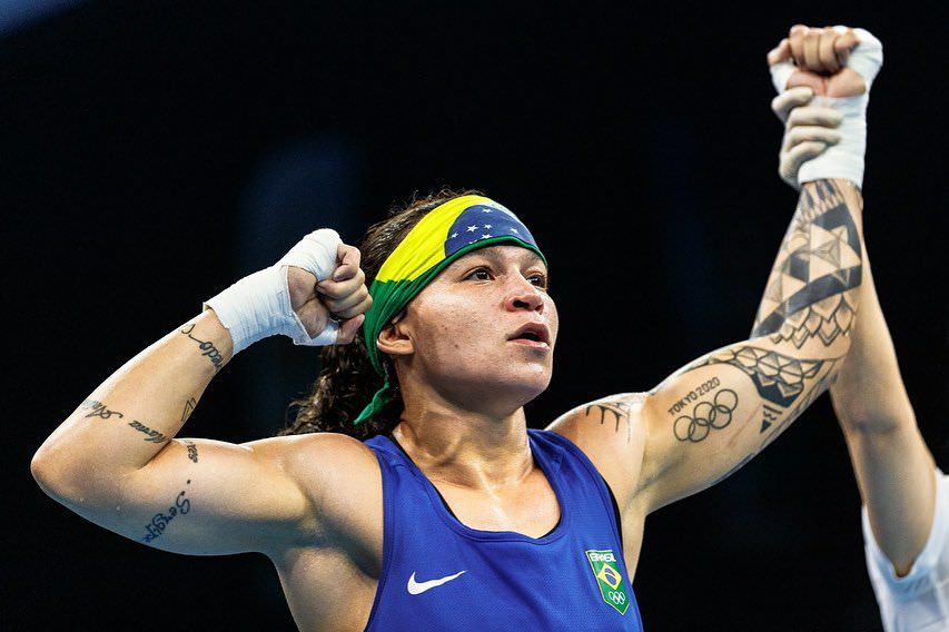 Bia Ferreira vence italiana e vai à final do Mundial feminino de boxe