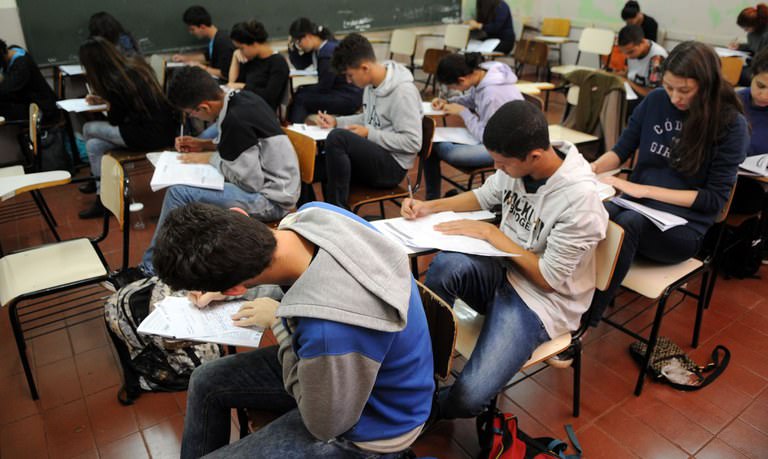 Enem: alunos da rede têm isenção de taxa; inscrições vão até sábado