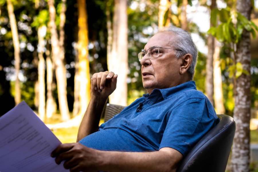 Ex-governador Amazonino Mendes está internado em São Paulo