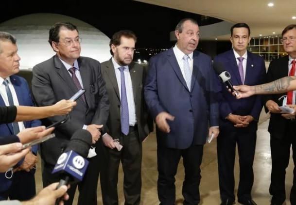 Bancada do AM encontra Alexandre de Moraes para entregar ADI contra decretos de Bolsonaro