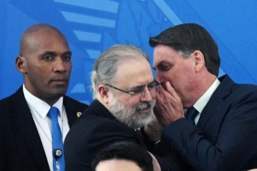 Após ter pedido rejeitado por Toffoli, Bolsonaro aciona PGR