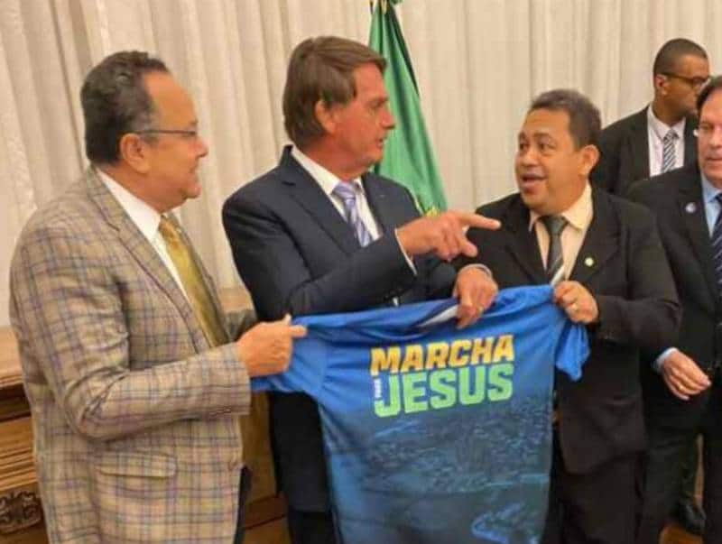 Após pedido de votos na igreja, Silas Câmara convida Bolsonaro a participar da 'Marcha para Jesus'