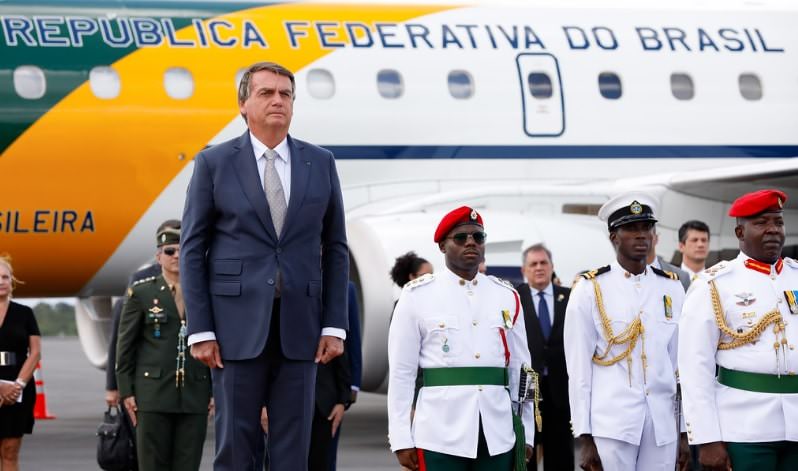 Menos de 24 horas após atacar Petrobras, Bolsonaro chama empresa de 'gigante brasileira'