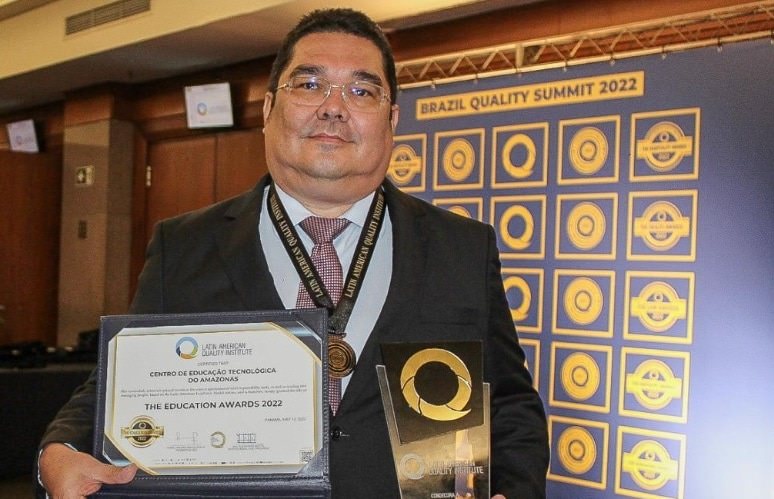 Diretor-presidente do Cetam recebe título Líder Educacional do Ano 2022 em São Paulo