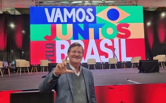 Zé Ricardo deixa diferenças do PT no AM de lado para gritar por Lula em SP: ‘esperança do Brasil’