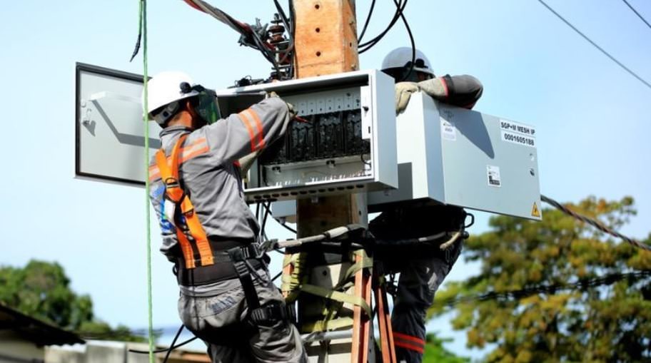 O diretor presidente da Amazonas Energia, Márcio Pereira Zimmermann, recebeu o prazo de 24 horas para retirar propaganda sobre a instalação do Sistema de Medição Centralizada (SMC), mais conhecida como medidores aéreos, dos veículos de comunicação