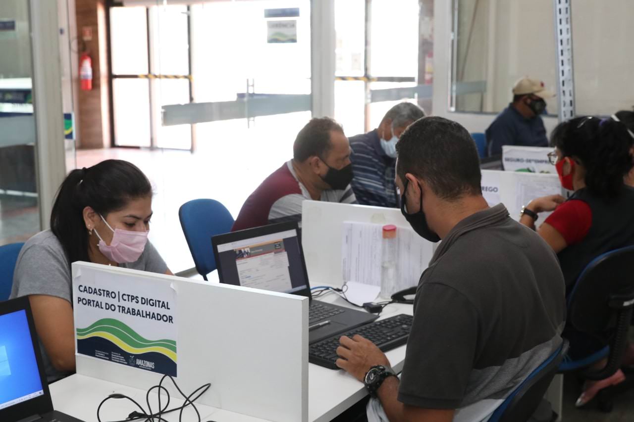 O candidato precisa validar a Carteira CTPS no app “Carteira de Trabalho Digital” ou acessar o site do Ministério do Trabalho
