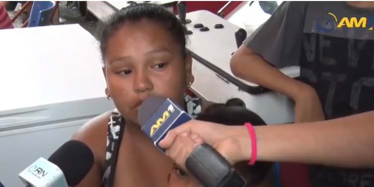 Incêndio deixa casa destruída na Compensa: 'só deu tempo de pegar minhas três filhas'