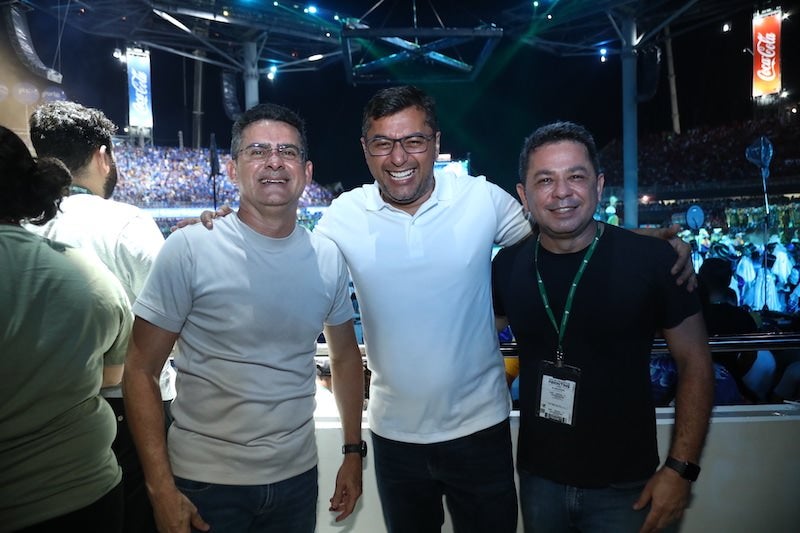 David, Wilson e Tadeu de Souza em junho de 2022, durante o Festival de Parintins