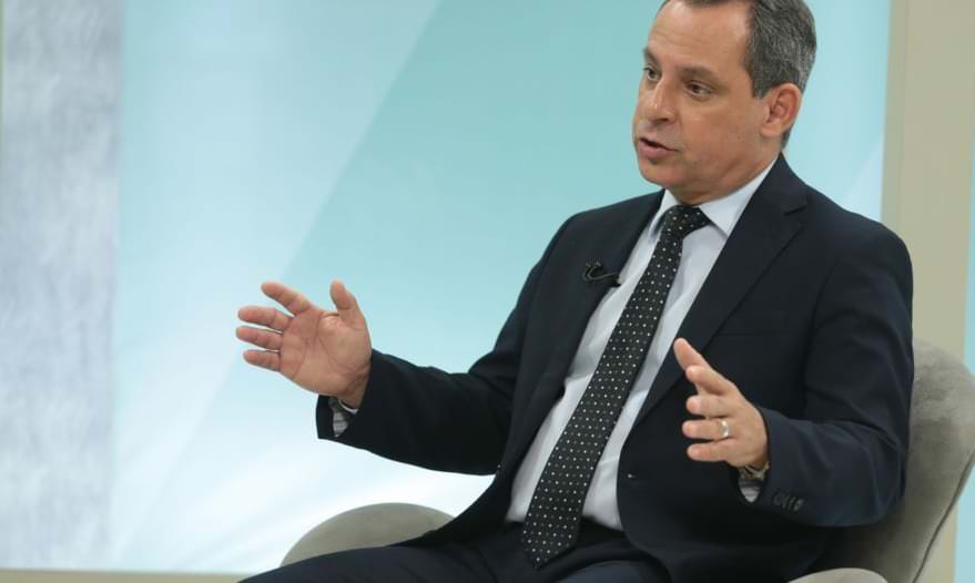 Dois dias após anunciar aumento da gasolina,  Coelho renuncia presidência da Petrobras