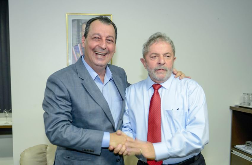 Omar retribui apoio a Lula: ‘lado certo da história’