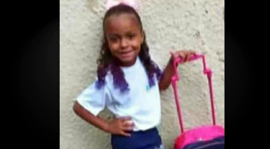 Criança de 4 anos ferida enquanto voltava da escola está com bala alojada na cabeça