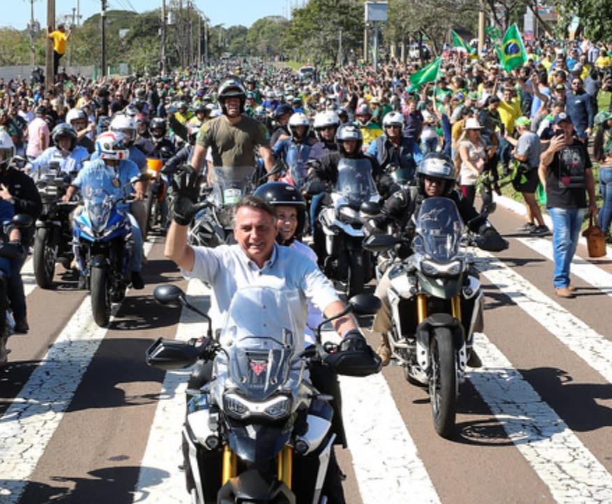 Bolsonaro ironiza Lula no Nordeste: ‘ele deve achar que está barata a gasolina’