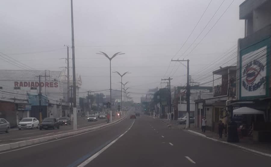 Manaus amanhece com forte neblina e temperatura atípica