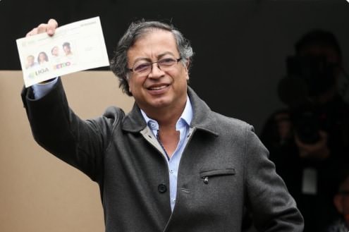 Ex-guerrilheiro Gustavo Petro é eleito 1º presidente de esquerda da história da Colômbia