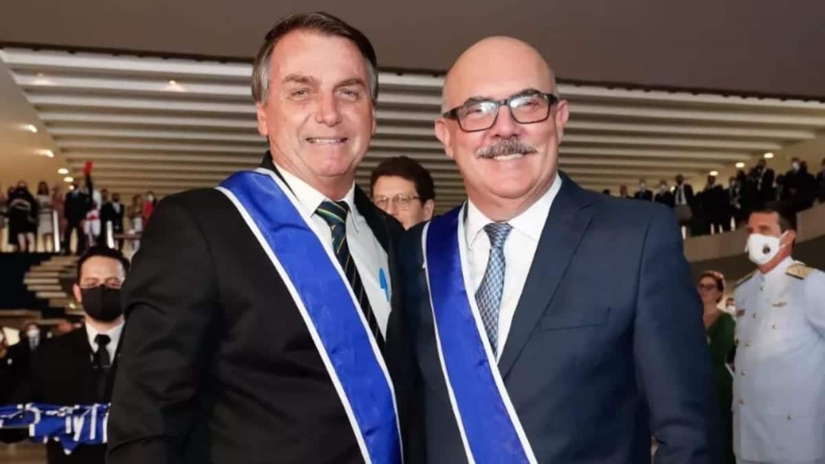 Bolsonaro minimiza tráfico de influência de Ribeiro: 'Não foi corrupção'