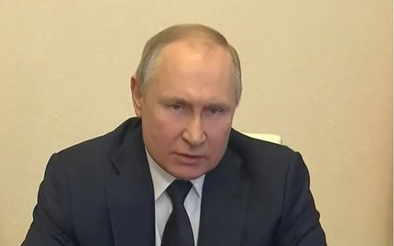Putin proíbe 29 jornalistas de trabalharem no país