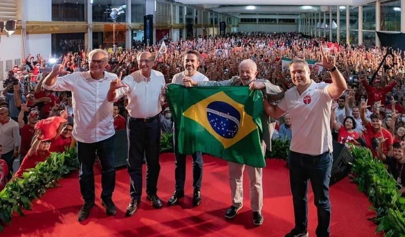 'Devo muito ao Renan', diz Lula em Alagoas
