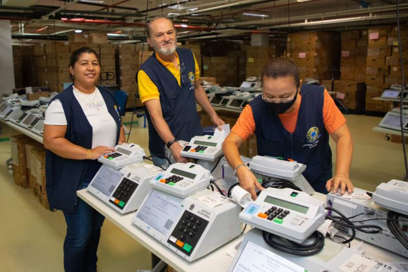 Justiça Eleitoral realiza testes simulados para as eleições 2022 no Amazonas