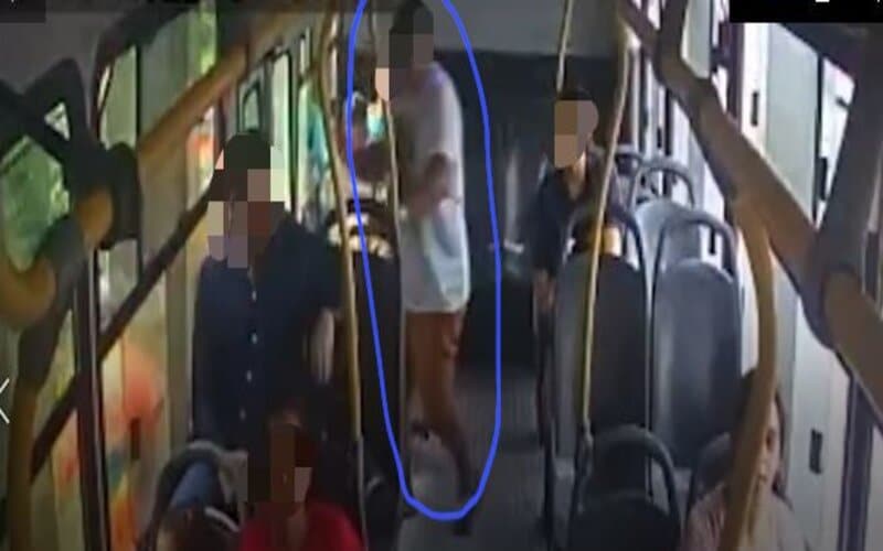Passageiro pula de ônibus em alta velocidade para fugir de assalto em Manaus; vídeo