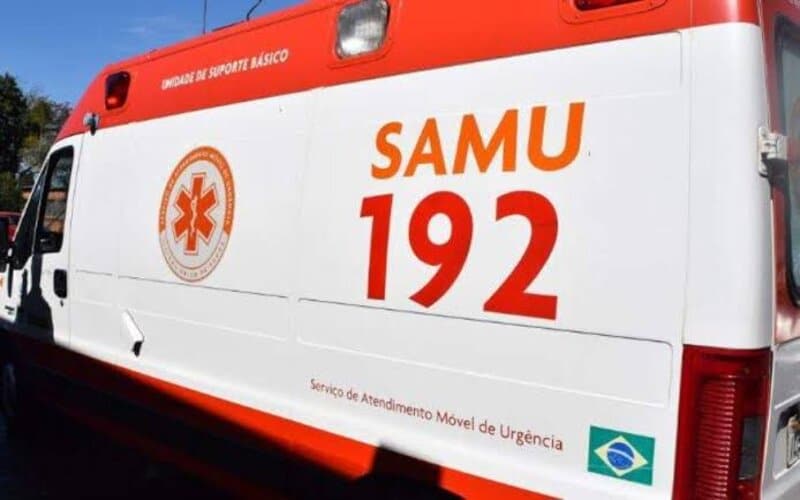 Casal fica gravemente ferido em acidente entre carro e moto na Torquato