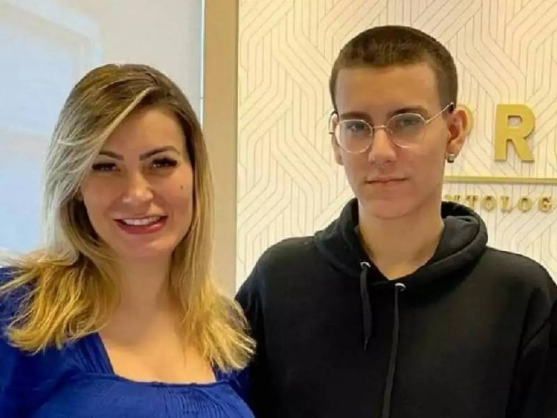 Vídeo: filho de Andressa Urach afirma que sofreu negligência da mãe: 'quase morri'