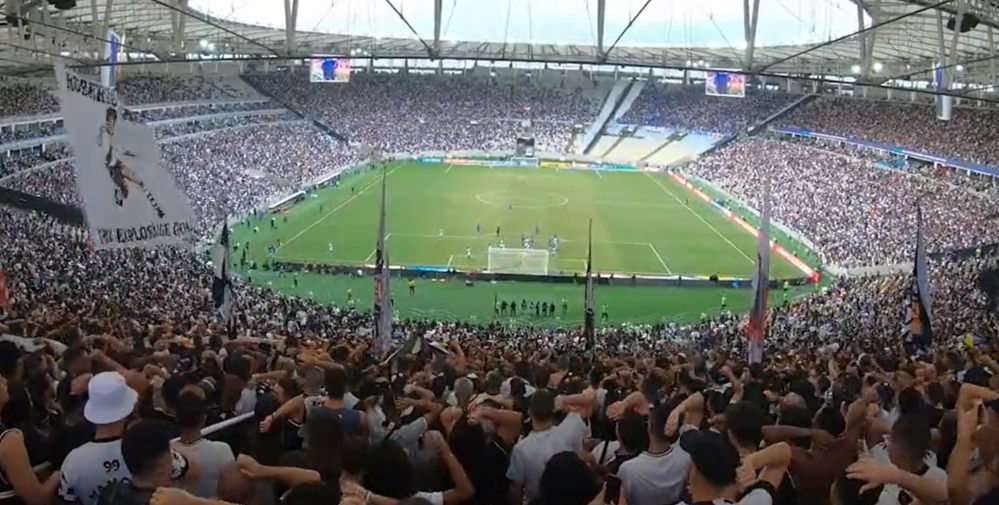 Vasco e Sport se enfrentam neste domingo em jogo de 'seis pontos'