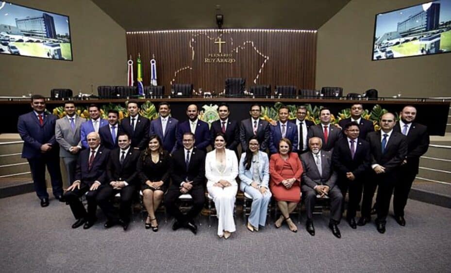 Sem coligações, deputados do AM podem ter 'dificuldades maiores' para se reeleger