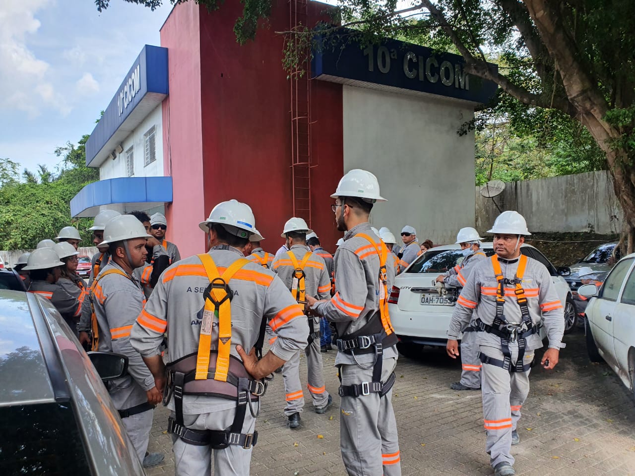 Funcionários da Amazonas Energia registram BO após serem expulsos do bairro Alvorada